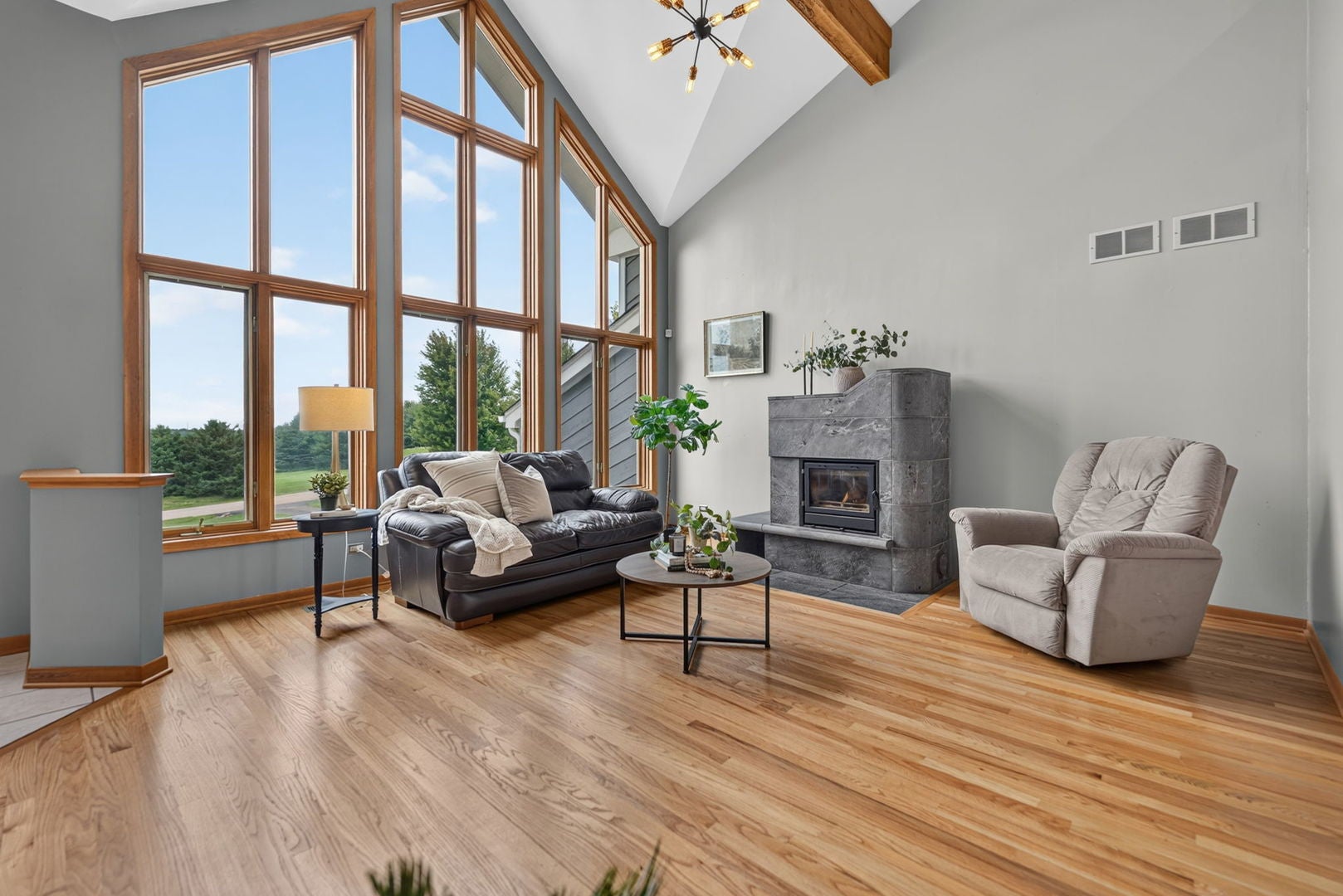 45W169 Hillview Lane