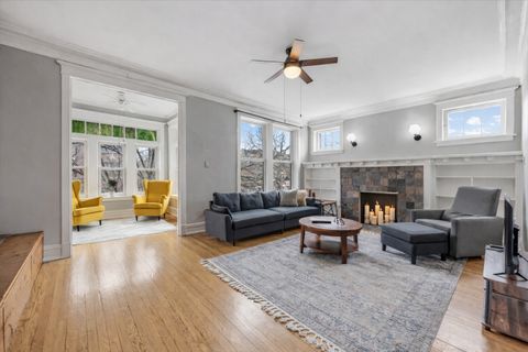 Tiny photo for 5142 S Greenwood Avenue #2, Chicago, IL 60615 (MLS # 12592044)