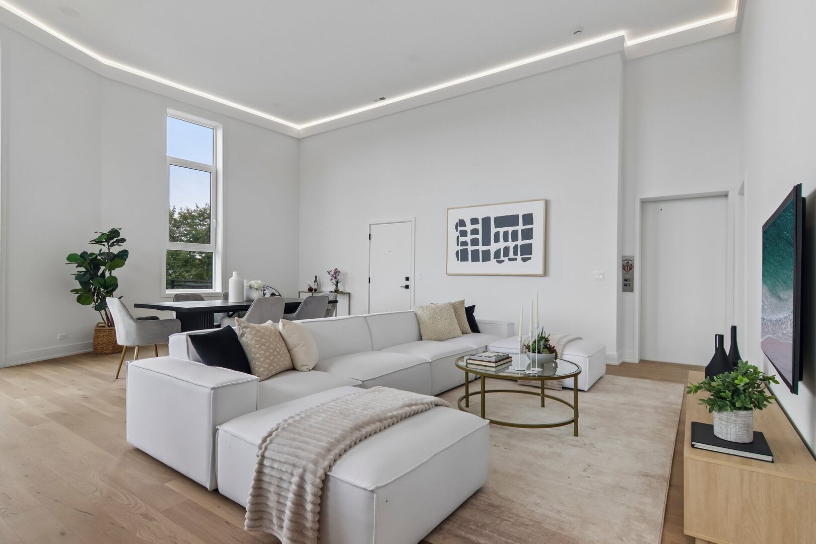 1656 N BOSWORTH Avenue PH-4N