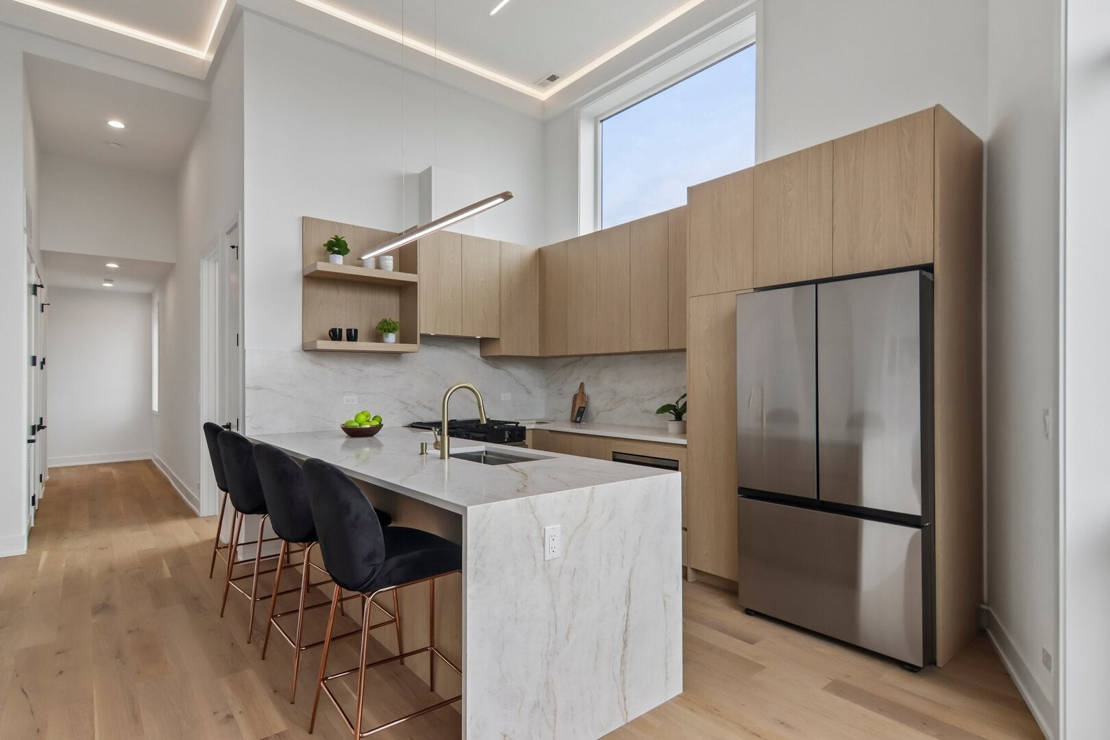 1656 N BOSWORTH Avenue PH-4N