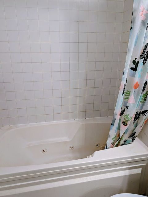 Tiny photo for 201 Bingham Circle, Mundelein, IL 60060 (MLS # 12503605)