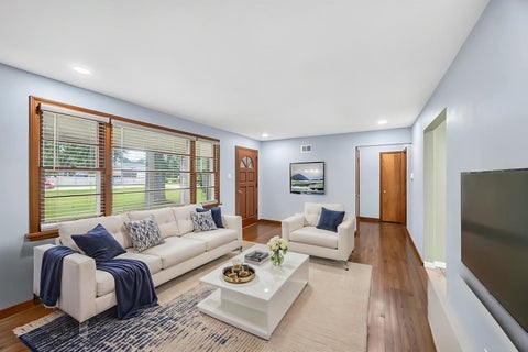 Tiny photo for 5840 S Brainard Avenue, La Grange Highlands, IL 60525 (MLS # 12782411)