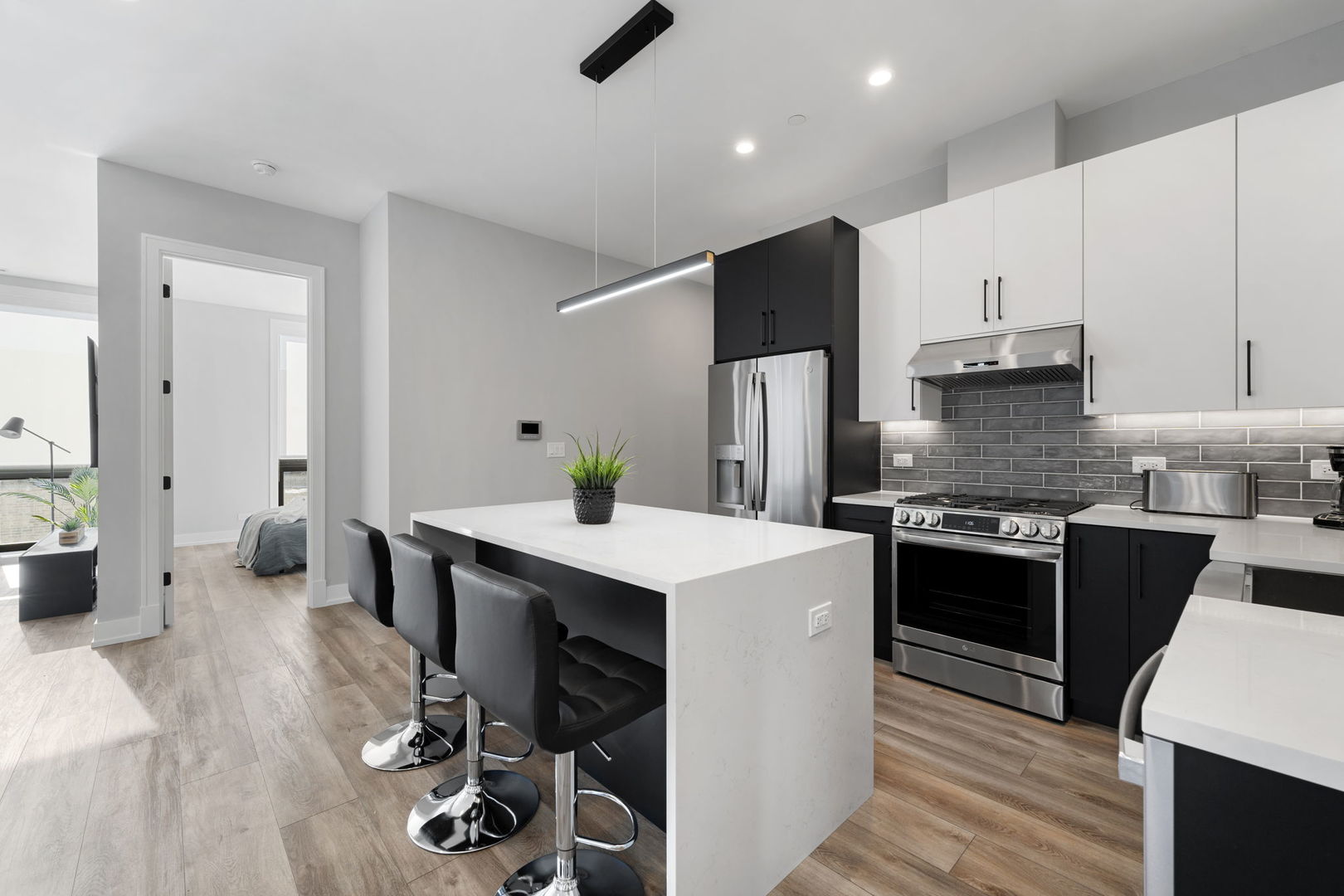 1606 S Ashland Avenue 401