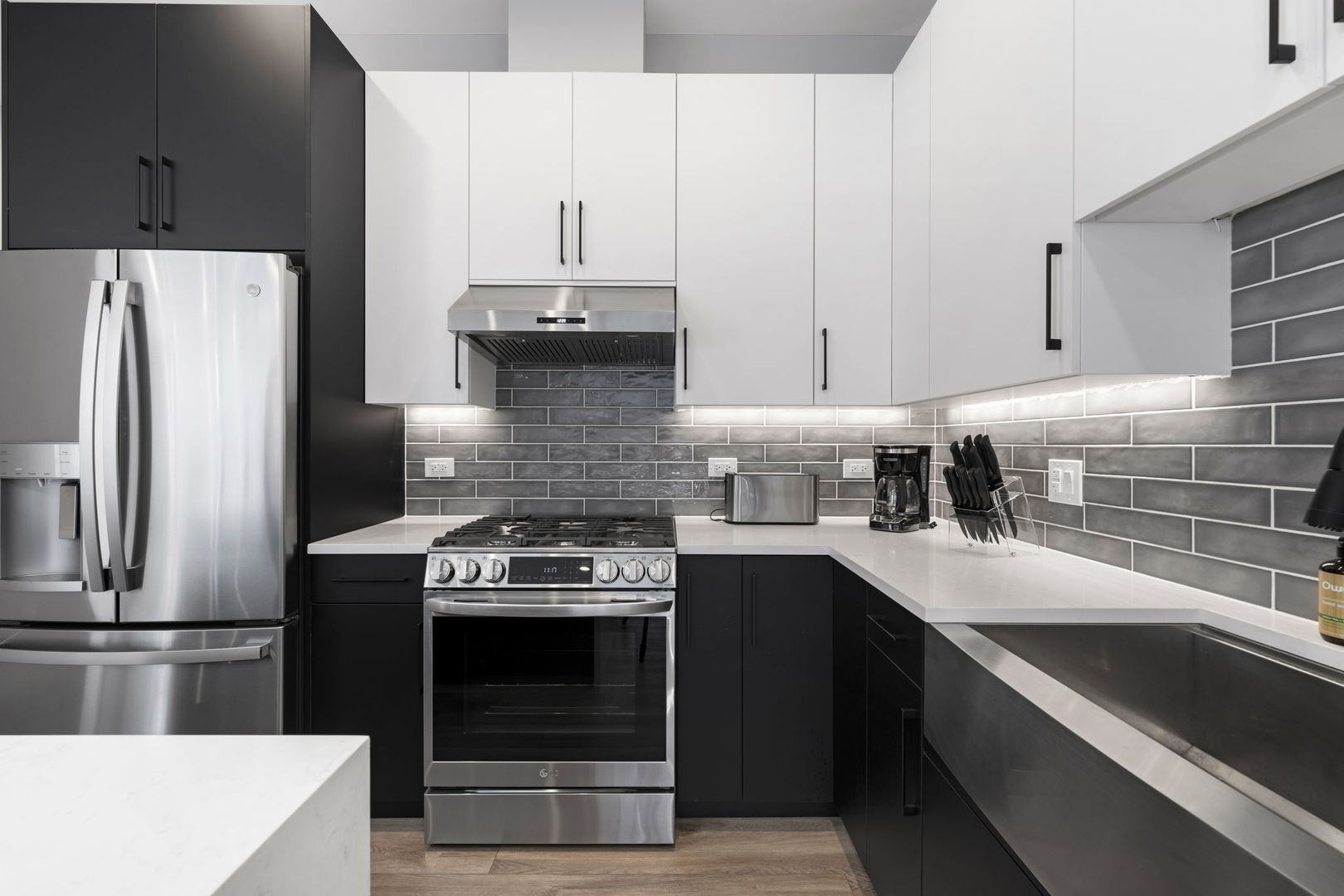 1606 S Ashland Avenue 401