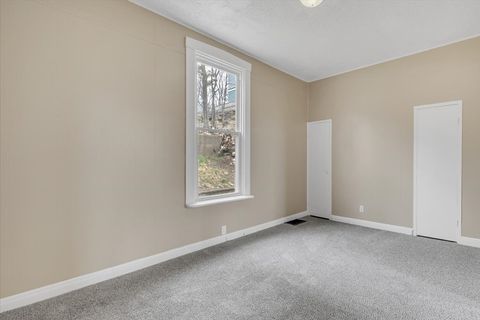 Tiny photo for 617 Warren Street, Davenport, IA 52802 (MLS # 12605247)