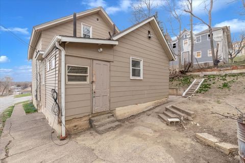 Tiny photo for 617 Warren Street, Davenport, IA 52802 (MLS # 12605247)