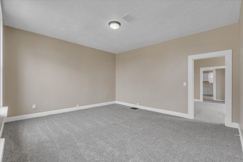 Tiny photo for 617 Warren Street, Davenport, IA 52802 (MLS # 12605247)