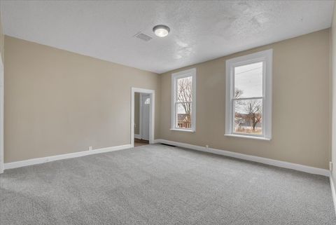 Tiny photo for 617 Warren Street, Davenport, IA 52802 (MLS # 12605247)