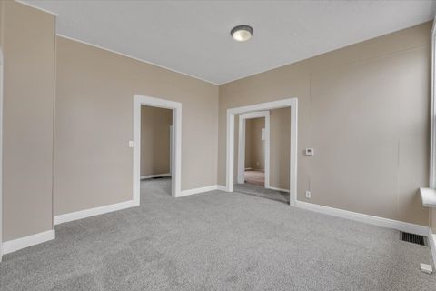 Tiny photo for 617 Warren Street, Davenport, IA 52802 (MLS # 12605247)