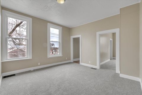 Tiny photo for 617 Warren Street, Davenport, IA 52802 (MLS # 12605247)