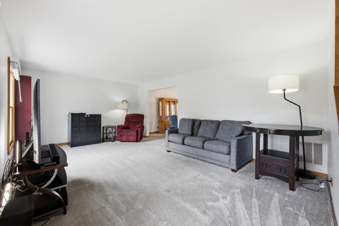 Tiny photo for 962 Kentucky Lane, Elk Grove Village, IL 60007 (MLS # 12784448)