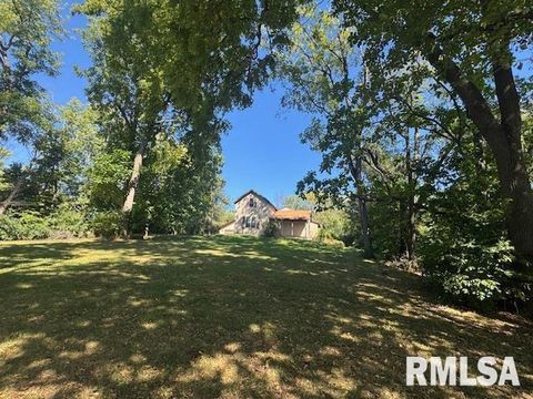 Tiny photo for 320 30TH Avenue N, Clinton, IA 52732 (MLS # QC4267740)