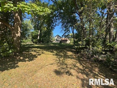 Tiny photo for 320 30TH Avenue N, Clinton, IA 52732 (MLS # QC4267740)