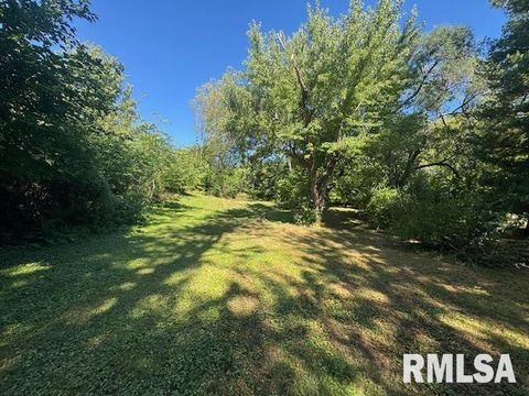 Tiny photo for 320 30TH Avenue N, Clinton, IA 52732 (MLS # QC4267740)