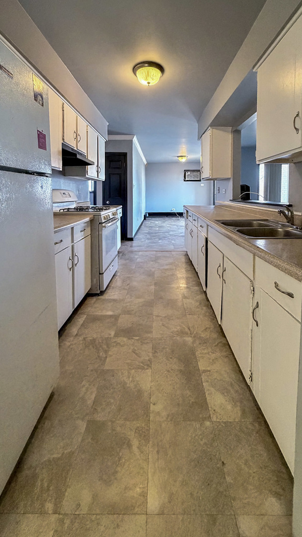 14547 Keystone Avenue 12