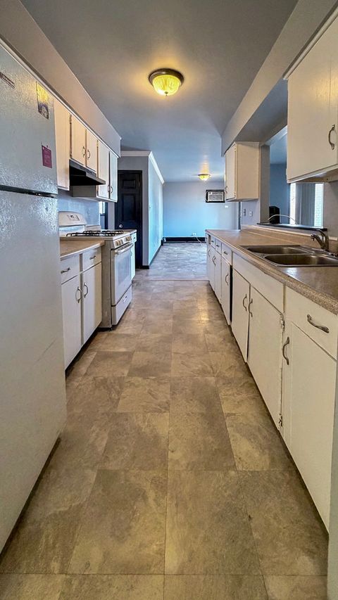 Tiny photo for 14547 Keystone Avenue #12, Midlothian, IL 60445 (MLS # 12590069)