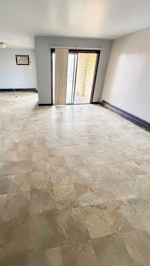 Tiny photo for 14547 Keystone Avenue #12, Midlothian, IL 60445 (MLS # 12590069)