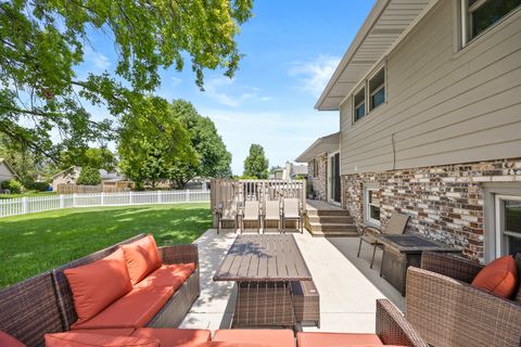 Tiny photo for 10S520 Havens Drive, Downers Grove, IL 60516 (MLS # 12690817)