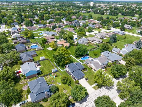 Tiny photo for 10S520 Havens Drive, Downers Grove, IL 60516 (MLS # 12690817)