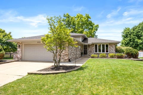 Photo of 10S520 Havens Drive, Downers Grove, IL 60516 (MLS # 12690817)