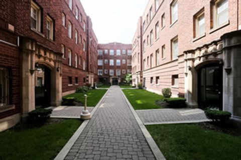 3263 W Wrightwood Avenue 1Q Chicago IL 60647