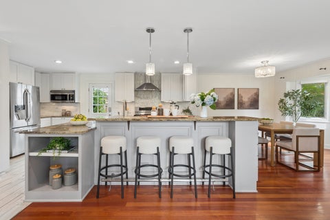 Tiny photo for 301 Kilpatrick Avenue, Wilmette, IL 60091 (MLS # 12789705)