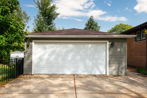 Tiny photo for 301 Kilpatrick Avenue, Wilmette, IL 60091 (MLS # 12789705)
