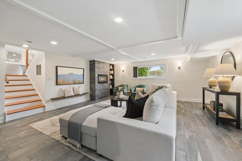 Tiny photo for 301 Kilpatrick Avenue, Wilmette, IL 60091 (MLS # 12789705)