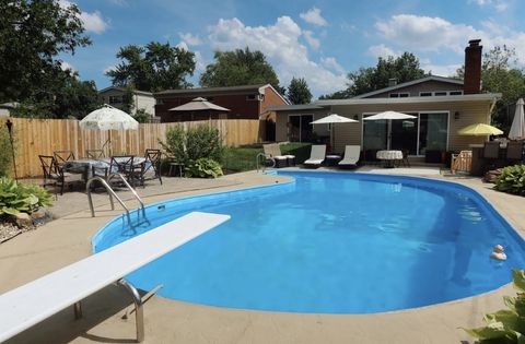 Tiny photo for 42 W Taylor Road, Lombard, IL 60148 (MLS # 12523685)