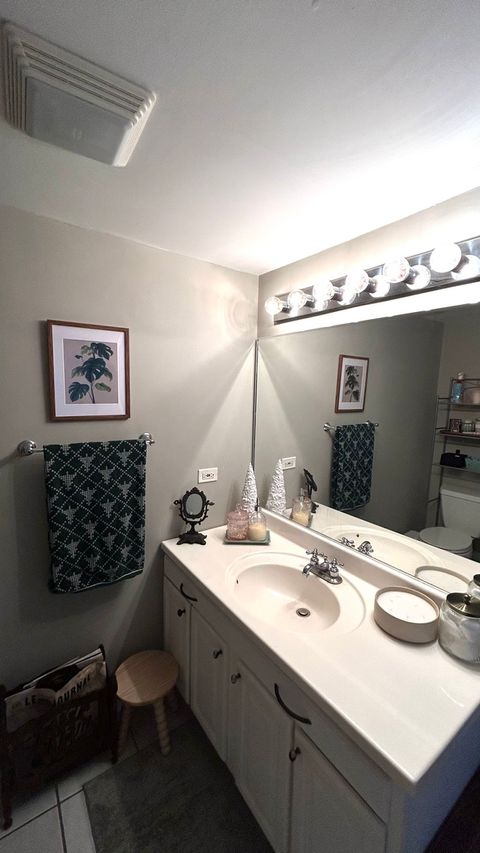 Tiny photo for 42 W Taylor Road, Lombard, IL 60148 (MLS # 12523685)