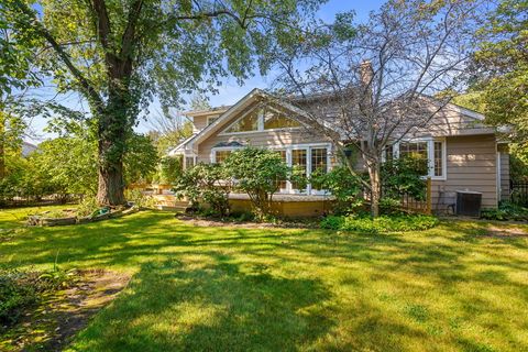 Tiny photo for 455 Laburnum Drive, Northbrook, IL 60062 (MLS # 12474575)