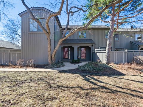 Photo of 186 Shoreline Road, Barrington, IL 60010 (MLS # 12588983)