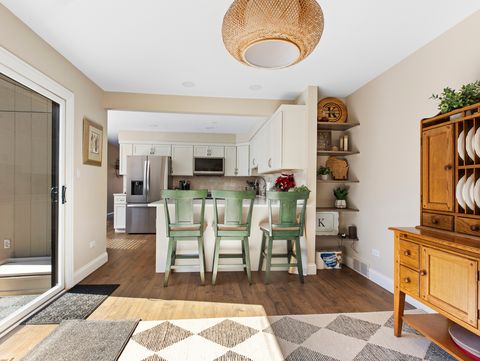 Tiny photo for 186 Shoreline Road, Lake Barrington, IL 60010 (MLS # 12588983)