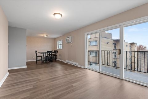 Tiny photo for 315 Des Plaines Avenue #607, Forest Park, IL 60130 (MLS # 12518348)