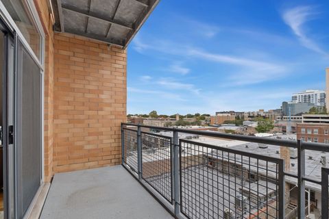 Tiny photo for 1572 Maple Avenue #501, Evanston, IL 60201 (MLS # 12492486)