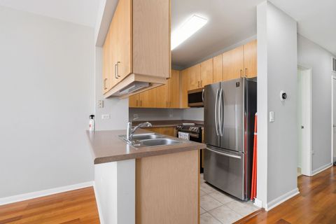 Tiny photo for 1572 Maple Avenue #501, Evanston, IL 60201 (MLS # 12492486)