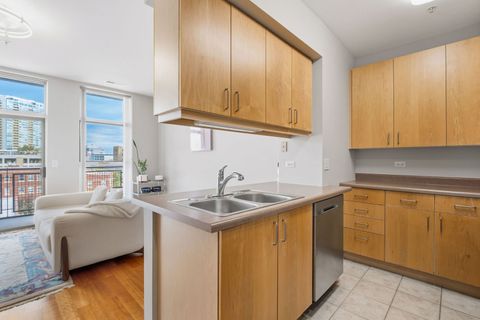 Tiny photo for 1572 Maple Avenue #501, Evanston, IL 60201 (MLS # 12492486)