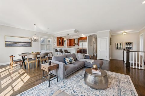 Tiny photo for 920 W Barry Avenue #5, Chicago, IL 60657 (MLS # 12462764)