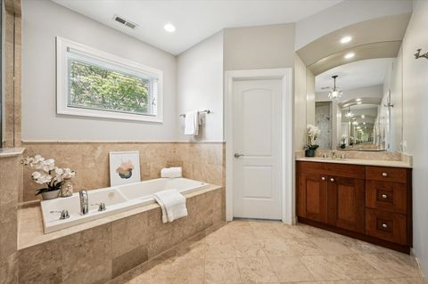 Tiny photo for 920 W Barry Avenue #5, Chicago, IL 60657 (MLS # 12462764)