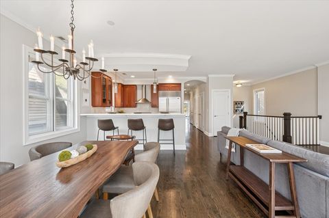 Tiny photo for 920 W Barry Avenue #5, Chicago, IL 60657 (MLS # 12462764)