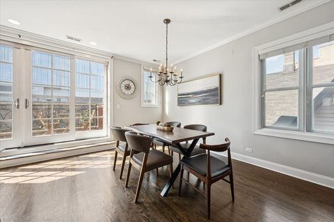 Tiny photo for 920 W Barry Avenue #5, Chicago, IL 60657 (MLS # 12462764)
