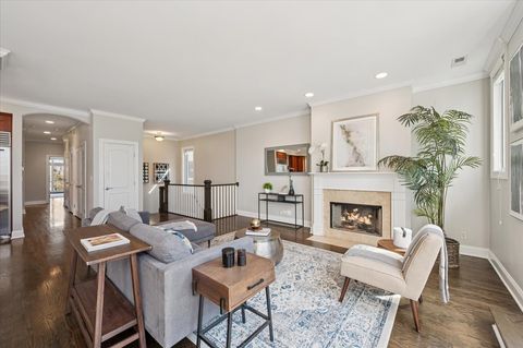 Tiny photo for 920 W Barry Avenue #5, Chicago, IL 60657 (MLS # 12462764)
