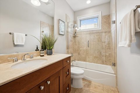 Tiny photo for 920 W Barry Avenue #5, Chicago, IL 60657 (MLS # 12462764)