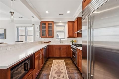 Tiny photo for 920 W Barry Avenue #5, Chicago, IL 60657 (MLS # 12462764)