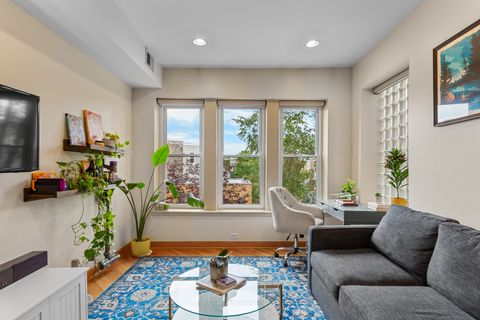 Tiny photo for 1005 N Campbell Avenue #3, Chicago, IL 60622 (MLS # 12453306)