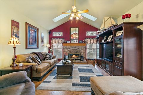 Tiny photo for 910 Cynthia Lane, Lake In The Hills, IL 60156 (MLS # 12620631)