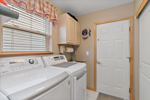 Tiny photo for 910 Cynthia Lane, Lake In The Hills, IL 60156 (MLS # 12620631)