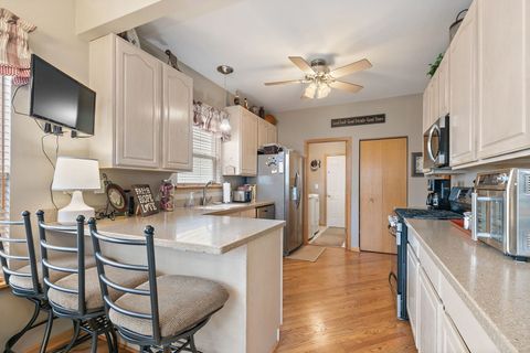 Tiny photo for 910 Cynthia Lane, Lake In The Hills, IL 60156 (MLS # 12620631)