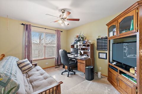 Tiny photo for 910 Cynthia Lane, Lake In The Hills, IL 60156 (MLS # 12620631)