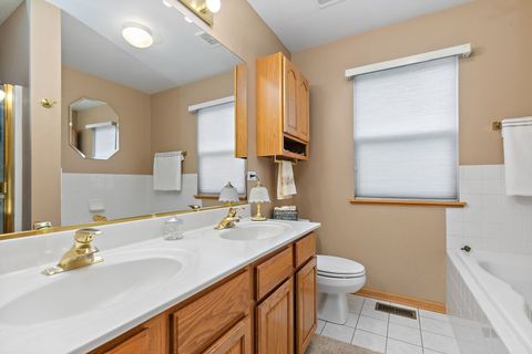 Tiny photo for 910 Cynthia Lane, Lake In The Hills, IL 60156 (MLS # 12620631)